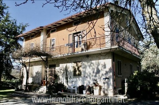 casa indipendente in vendita a Sarteano
