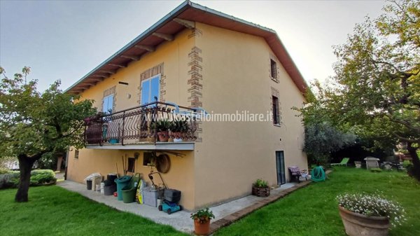 casa indipendente in vendita a Sarteano