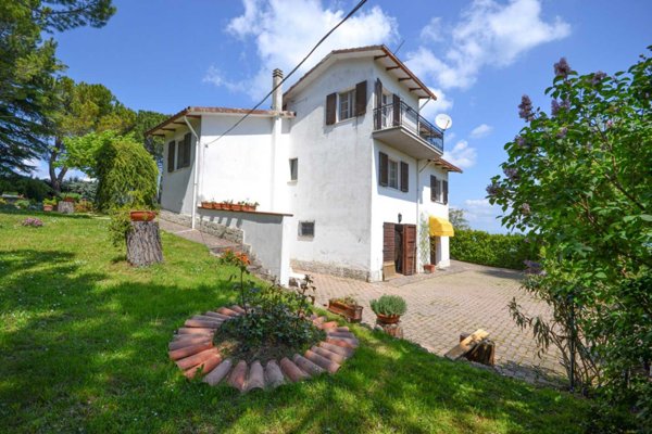 casa indipendente in vendita a Sarteano