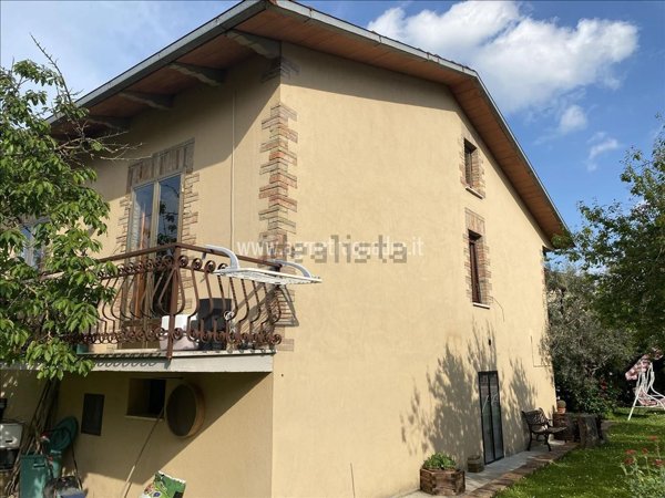 casa indipendente in vendita a Sarteano