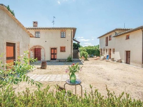 casa indipendente in vendita a Sarteano