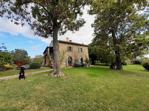 casa indipendente in vendita a Sarteano