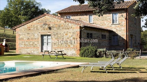casa indipendente in vendita a Sarteano