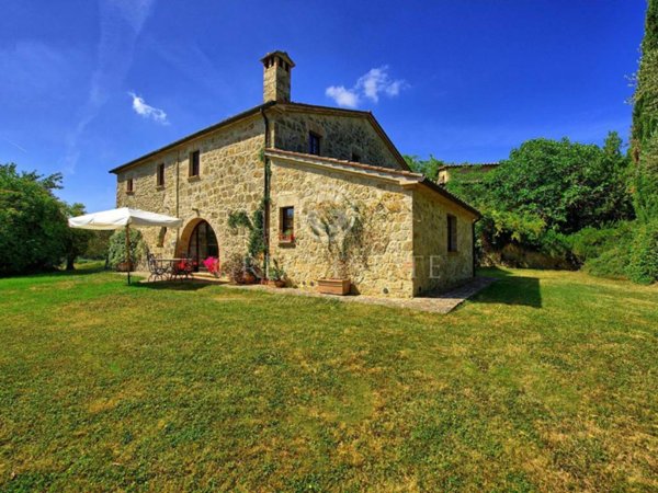 casa indipendente in vendita a Sarteano