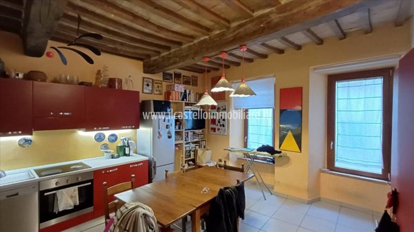 intera palazzina in vendita a Sarteano