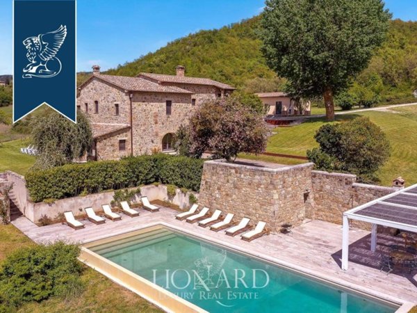 casa indipendente in vendita a Sarteano
