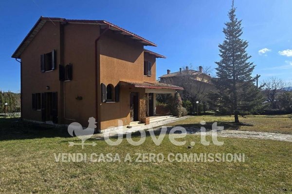 casa indipendente in vendita a Sarteano