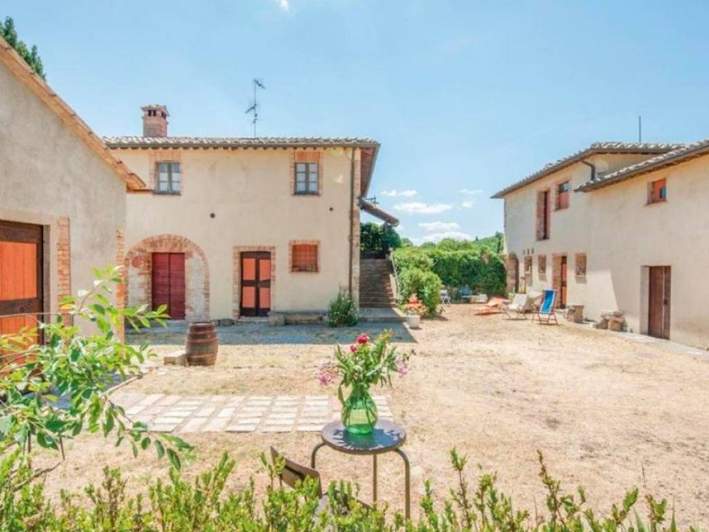casa indipendente in vendita a Sarteano