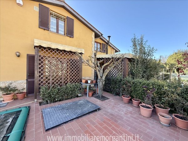 casa indipendente in vendita a Sarteano