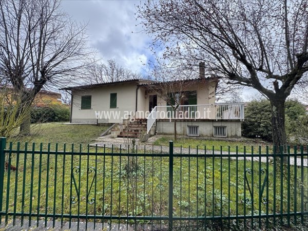 casa indipendente in vendita a Sarteano