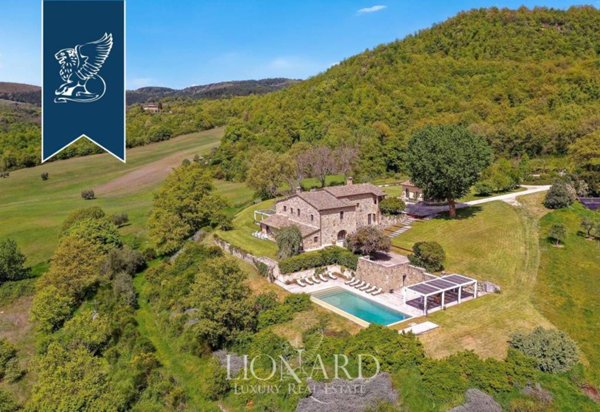 villa in vendita a Sarteano