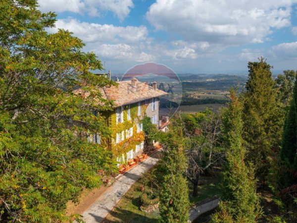 casale in vendita a Sarteano