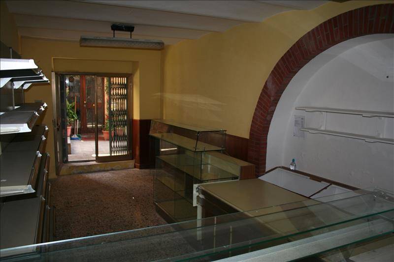 locale commerciale in vendita a Sarteano