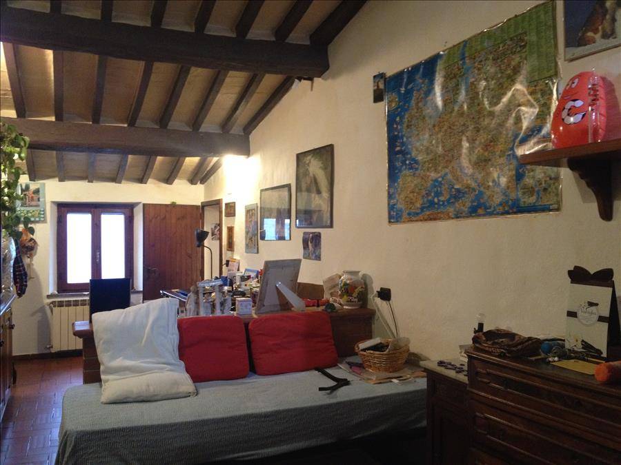 casa indipendente in vendita a Sarteano