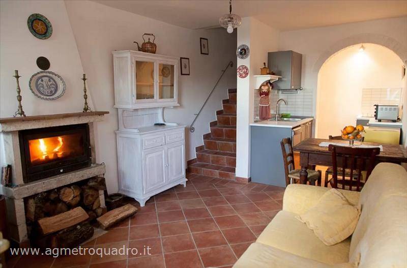 intera palazzina in vendita a Sarteano