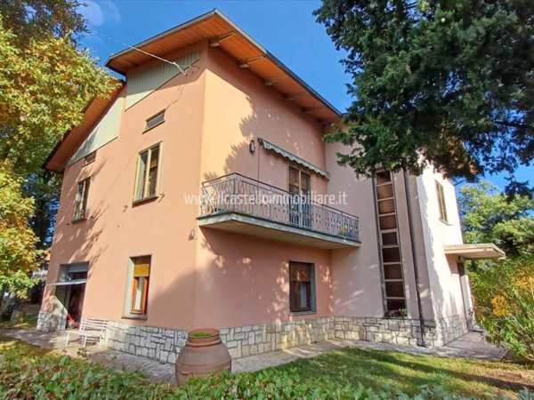 casa indipendente in vendita a Sarteano