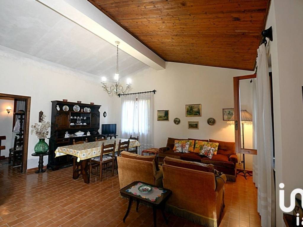 casa indipendente in vendita a Sarteano