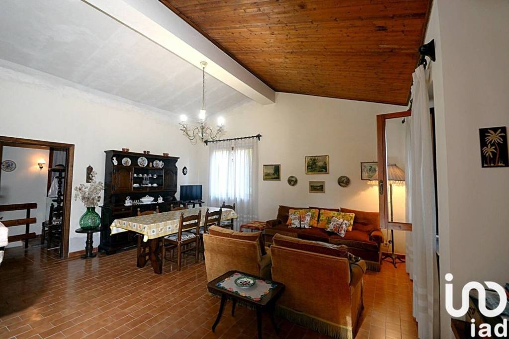 casa indipendente in vendita a Sarteano