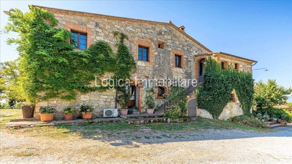 casa indipendente in vendita a Sarteano
