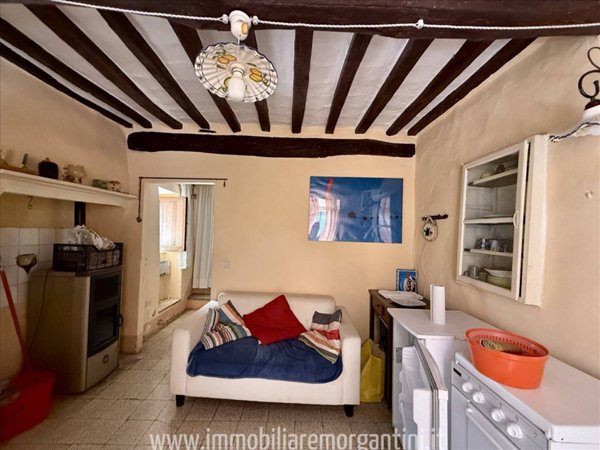 intera palazzina in vendita a Sarteano