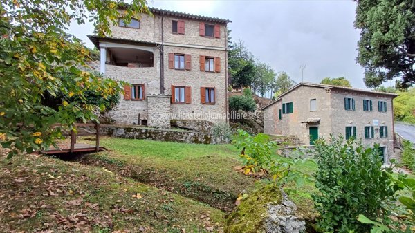 casa indipendente in vendita a Sarteano