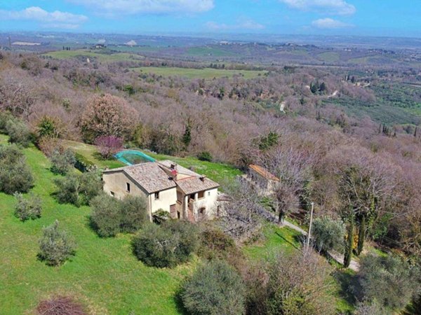 casa indipendente in vendita a Sarteano