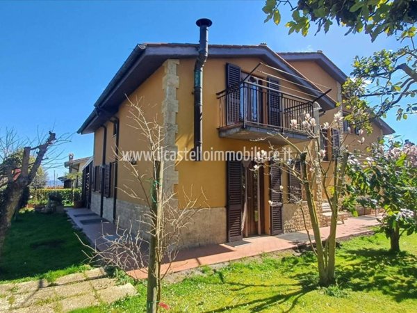 casa indipendente in vendita a Sarteano