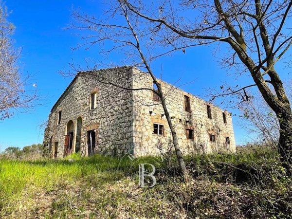 casa indipendente in vendita a Sarteano