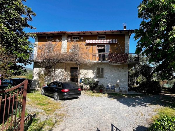 casa indipendente in vendita a Sarteano