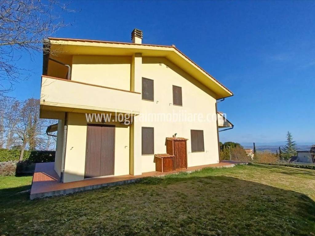 casa indipendente in vendita a Sarteano