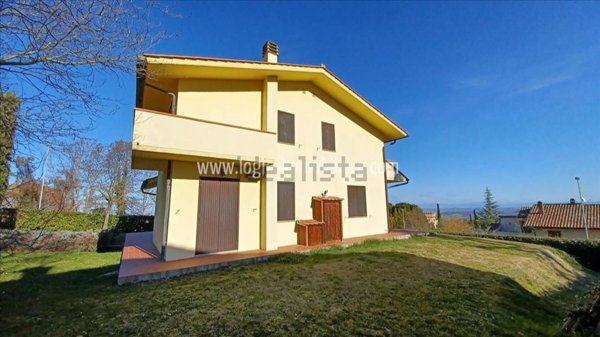 casa indipendente in vendita a Sarteano