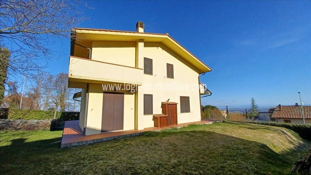casa indipendente in vendita a Sarteano