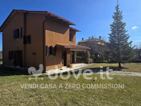 casa indipendente in vendita a Sarteano