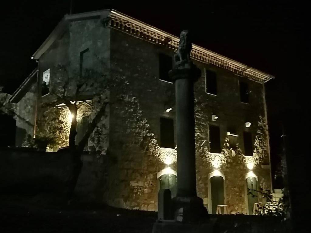 casa indipendente in vendita a Sarteano