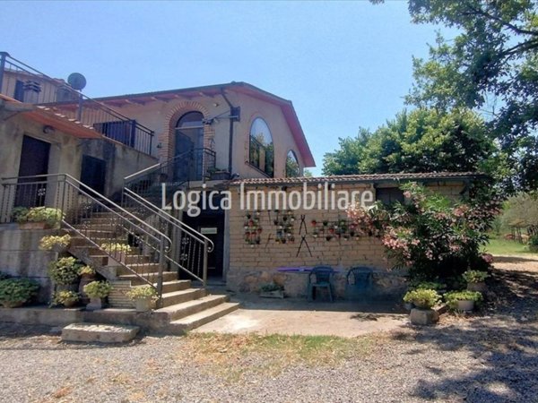 casa indipendente in vendita a Sarteano