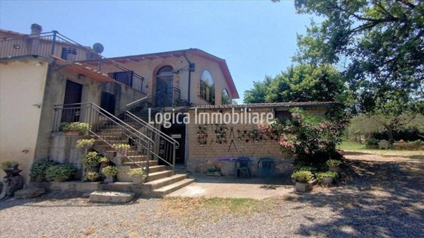 casa indipendente in vendita a Sarteano