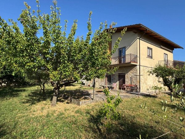 casa indipendente in vendita a Sarteano