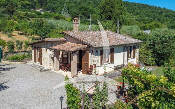 casa indipendente in vendita a Sarteano