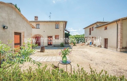 casa indipendente in vendita a Sarteano