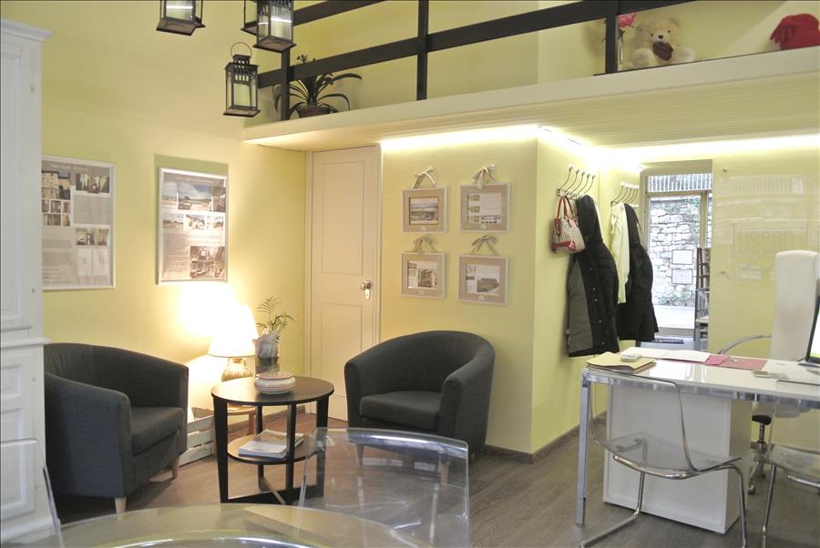 locale commerciale in vendita a Sarteano