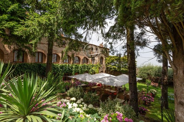 negozio in vendita a Sarteano