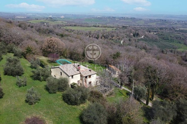 casale in vendita a Sarteano