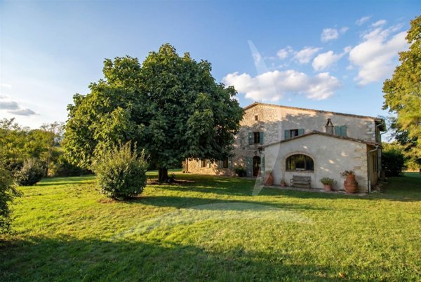 casale in vendita a Sarteano