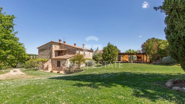 casa indipendente in vendita a Sarteano