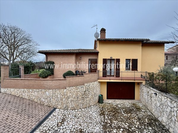 casa indipendente in vendita a Sarteano