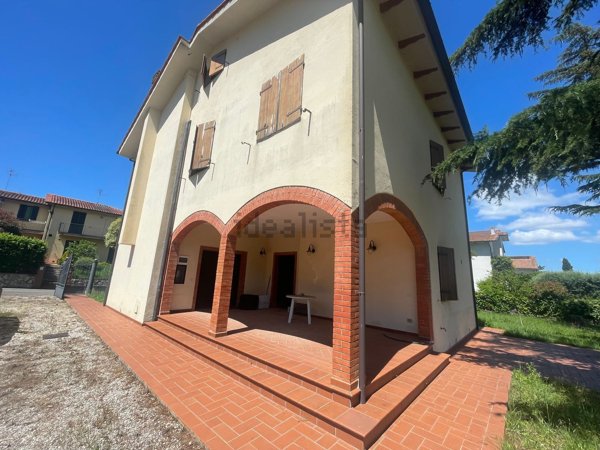 casa indipendente in vendita a Sarteano