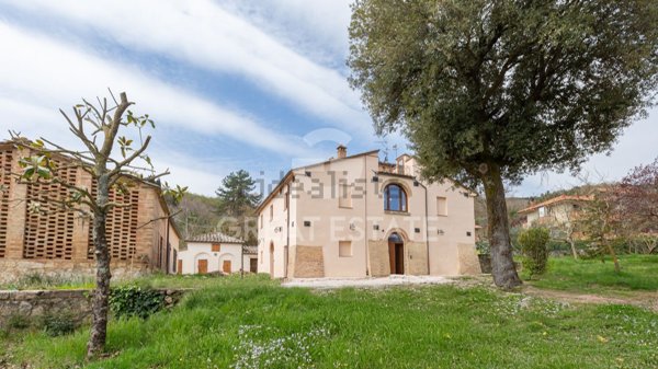 casa indipendente in vendita a Sarteano