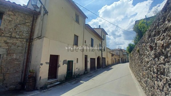 intera palazzina in vendita a Sarteano