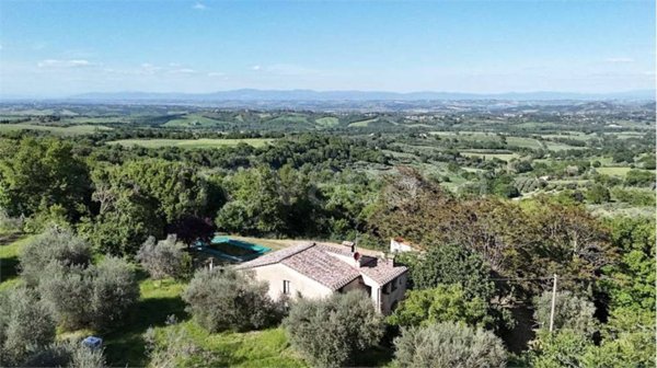 casa indipendente in vendita a Sarteano