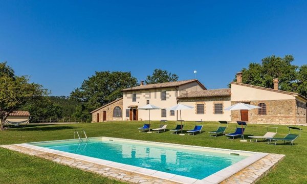 casale in vendita a Sarteano